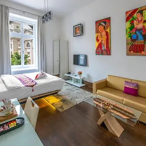 Andrassy Thai 3*, Budapesta Ungaria