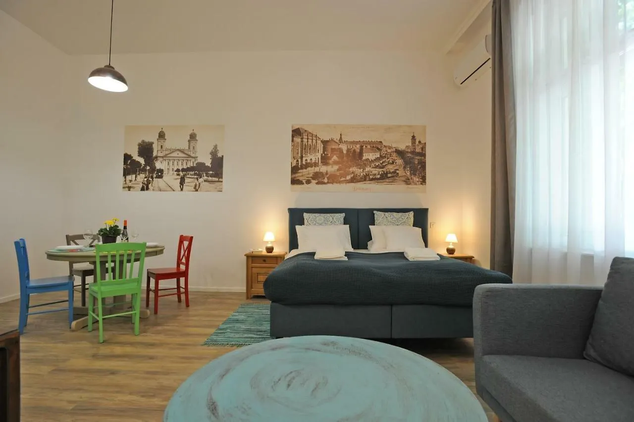 דברצן M37 Apartman דירה