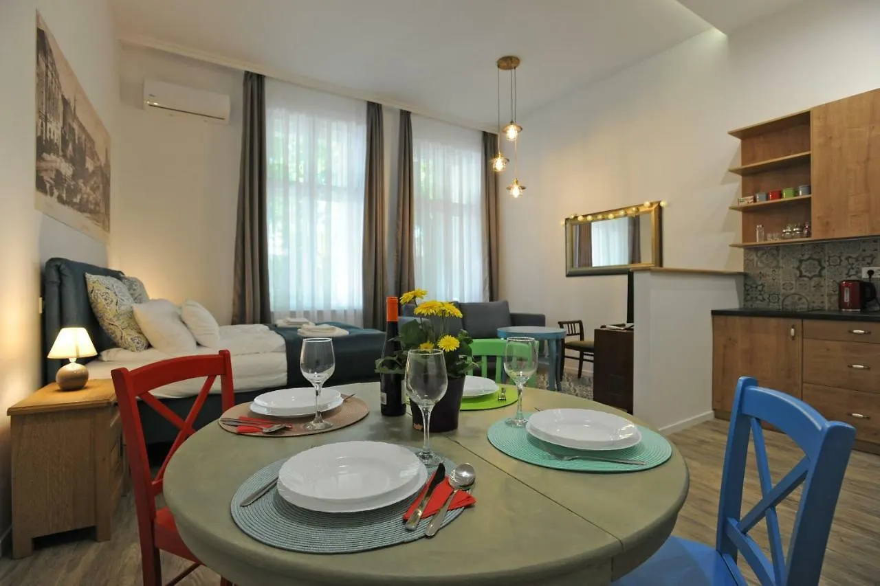 M37 Apartman Debreţin