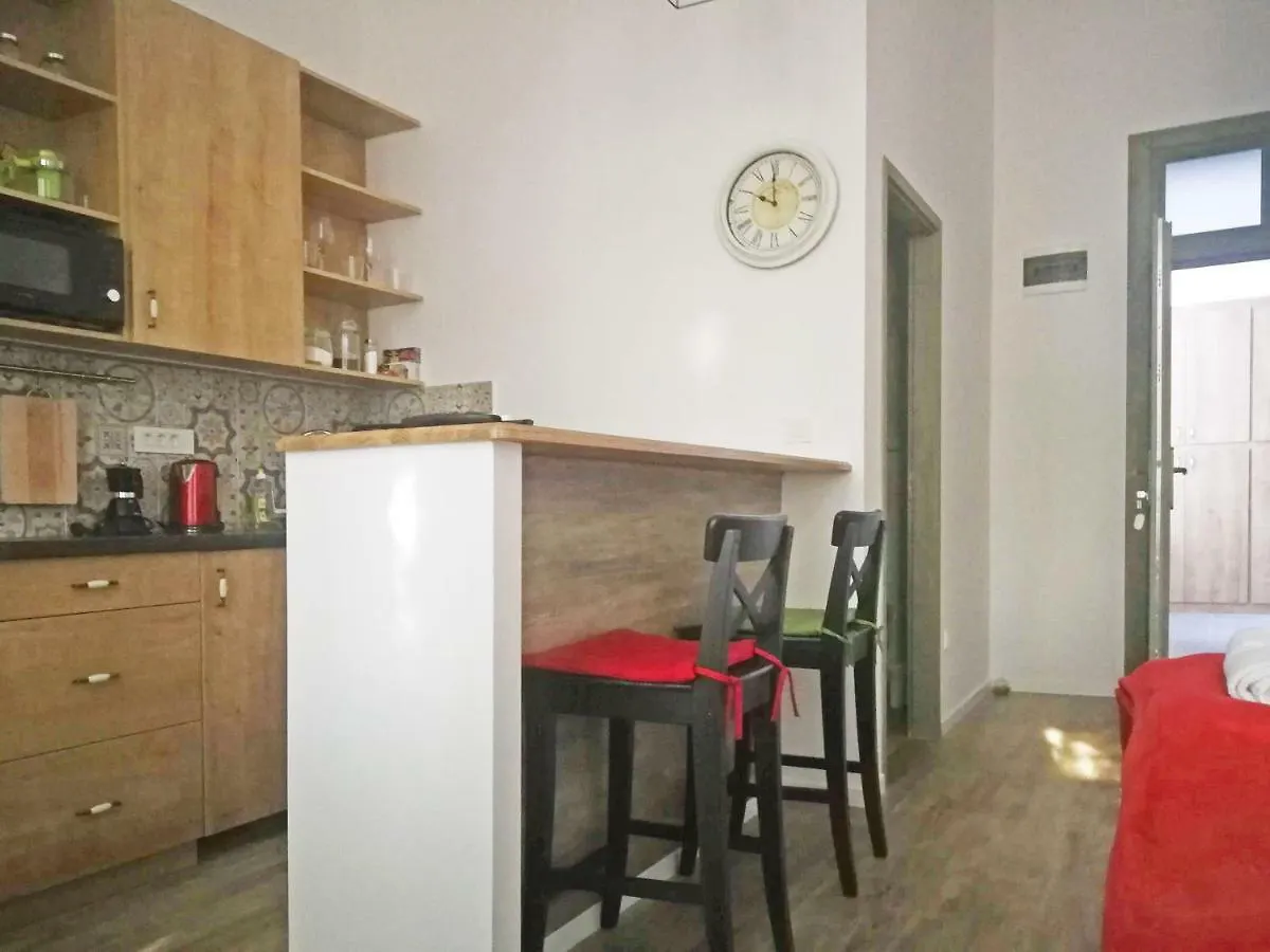 דברצן M37 Apartman